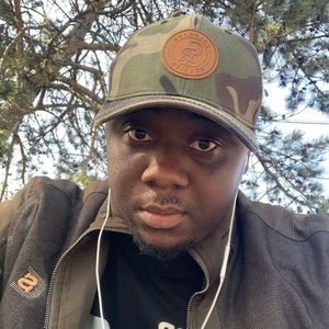 Meet your Posher, Derrick